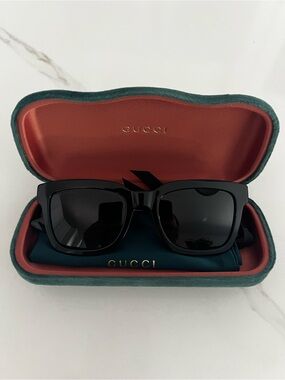 Gucci Black Gloss Square Sunglasses with Green Case